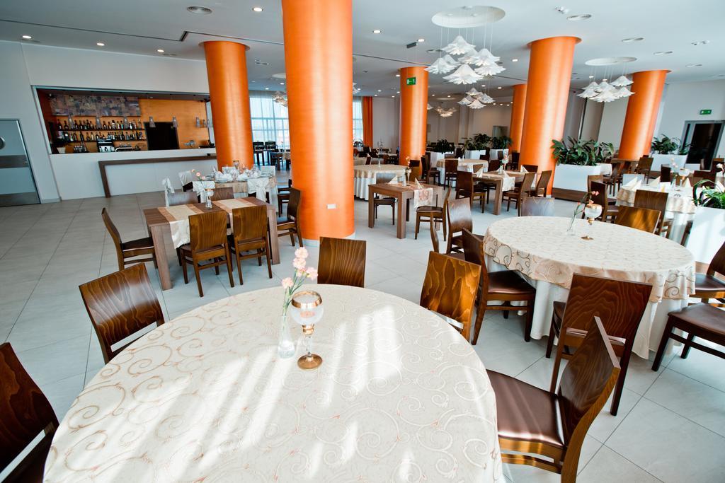Hotel Europa Lubiń Esterno foto