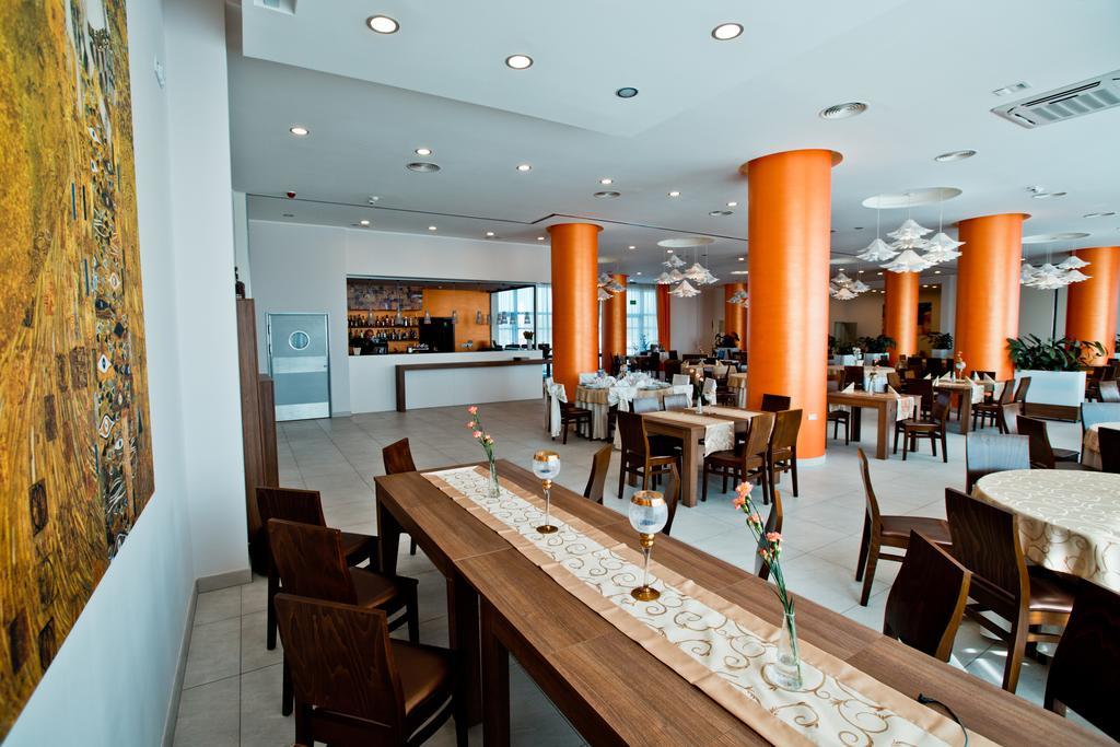 Hotel Europa Lubiń Esterno foto